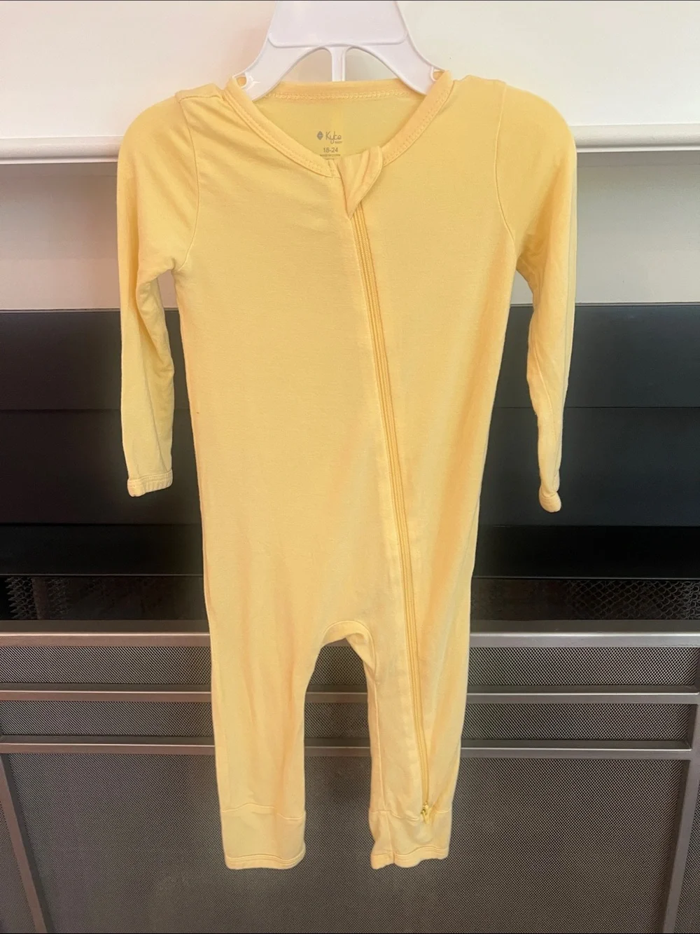 Kyte BABY Soft Yellow Zippered One-Piece Bodysuit